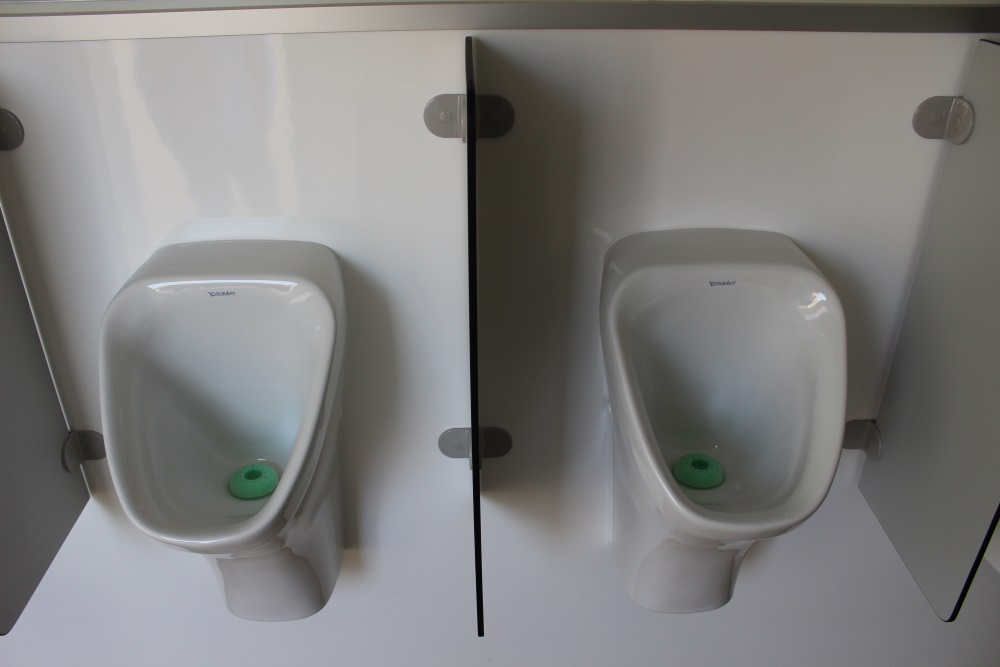 Urinalwagen: Wasserlose Urinale - Detail